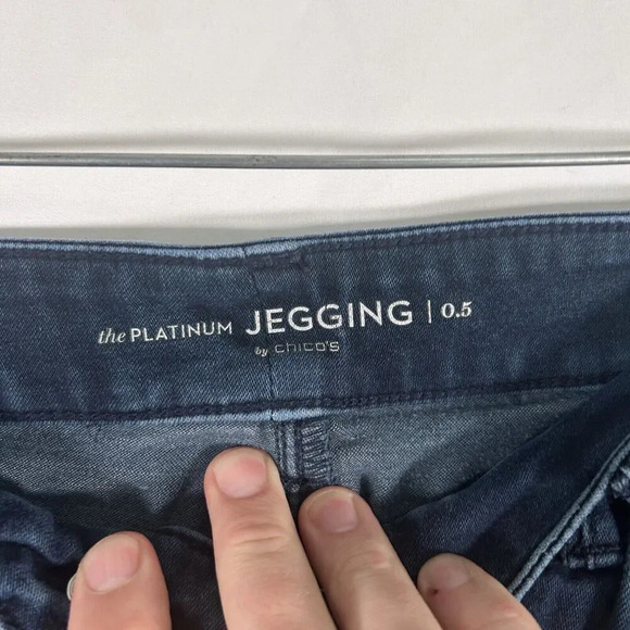 Chico's Jeggings Women's 6 Dark Wash Blue Pull On Stretchy Mid Rise Cotton - Picture 6 of 10